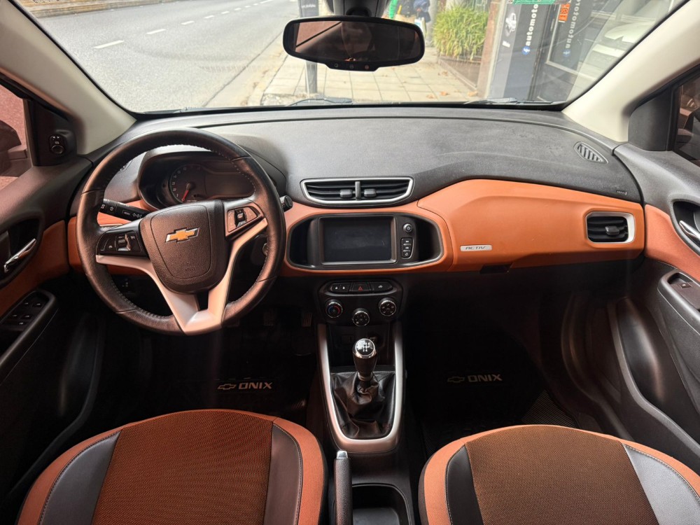 Chevrolet Onix Active — foto 4
